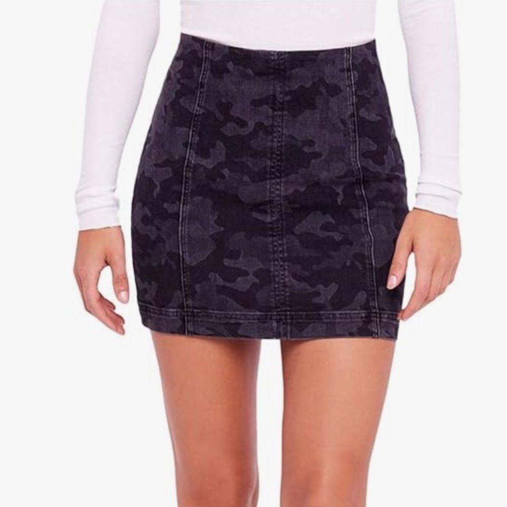 Free People | Camo Mini Skirt | Size 4